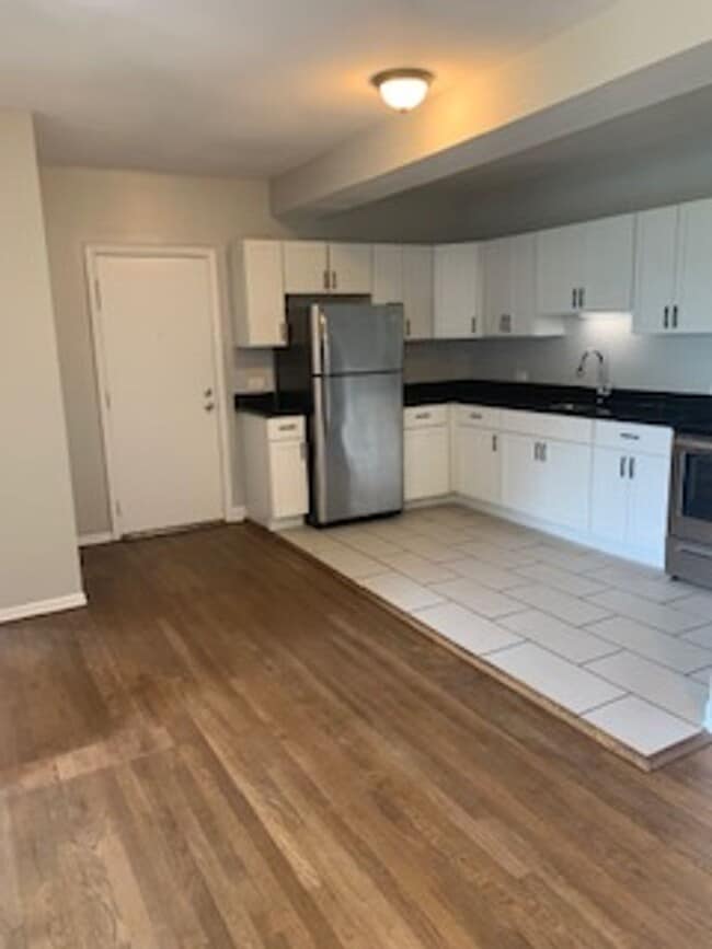 Photo - Rogers Park Three Bedroom/Two Bath New Renovation Unit 1714-2E