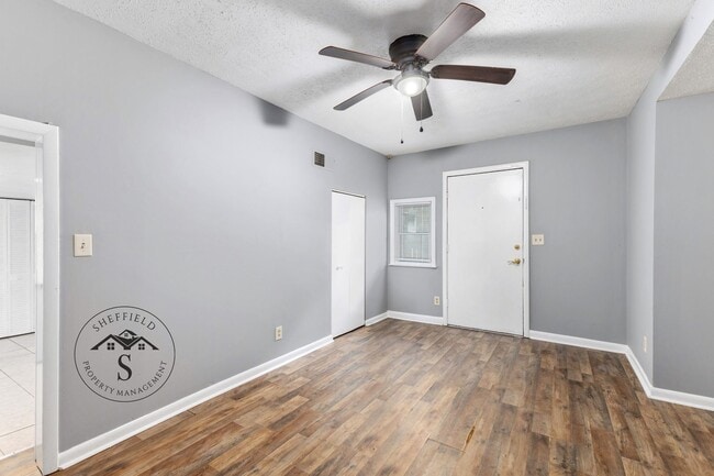 Photo - Charming 1 Bedroom, 1 Bath Duplex in Lakebottom – Ideal Location!