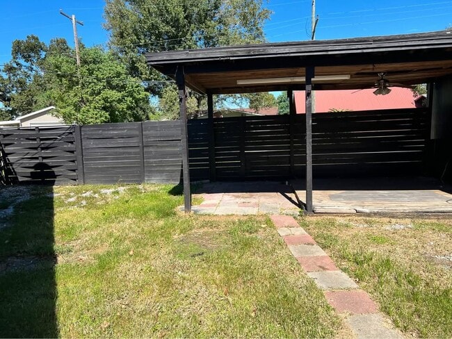 Photo - 8672 Cloverdale