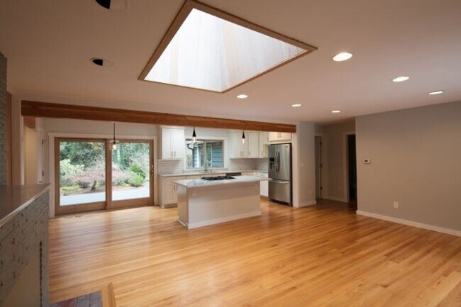 Photo - Remodeled 1949 Bungalow in Lake Oswego