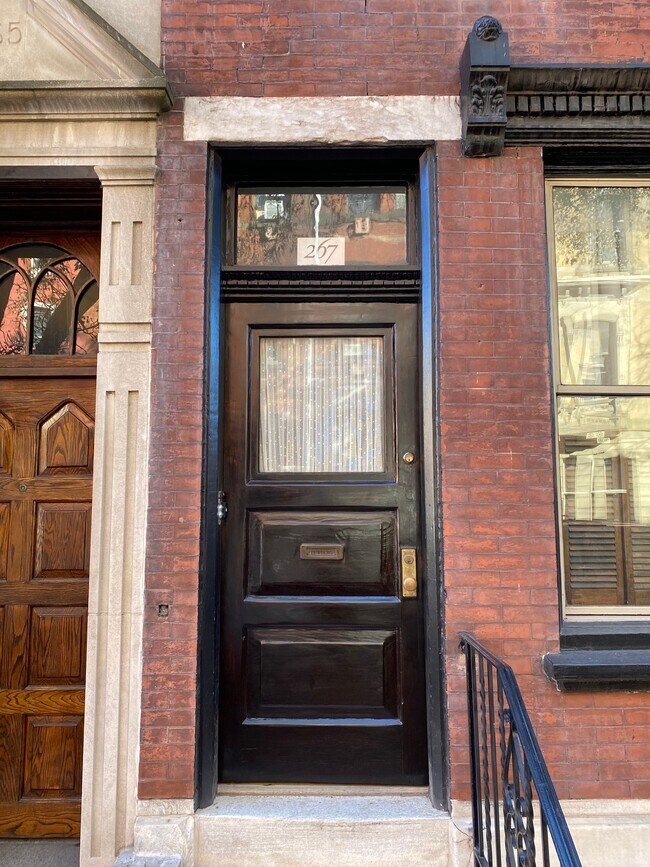 Photo - 267 S 21st St Apartment Unit 1