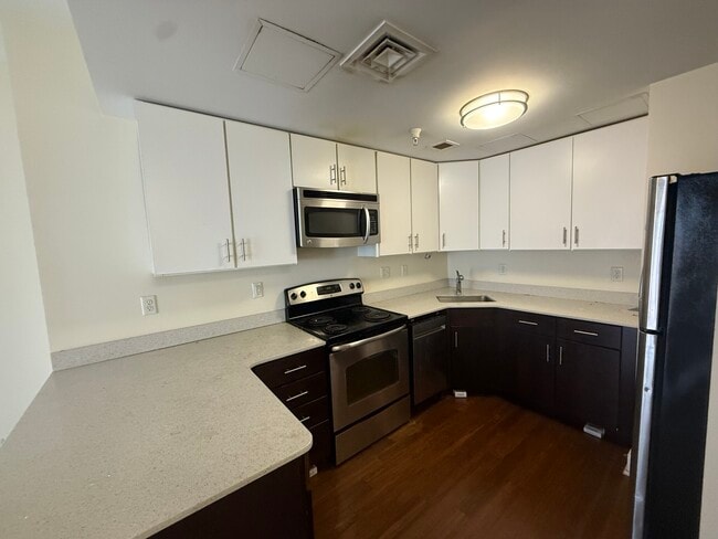 Building Photo - 8 Winter St