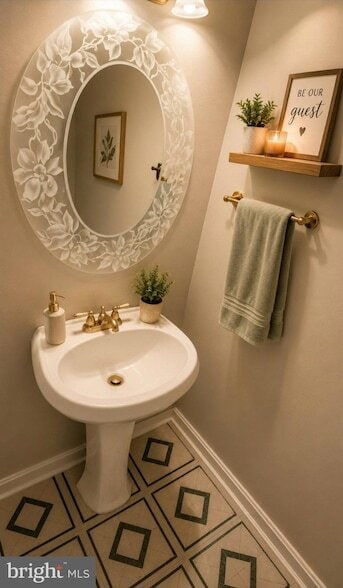 Photo - 2561 Robinson Pl