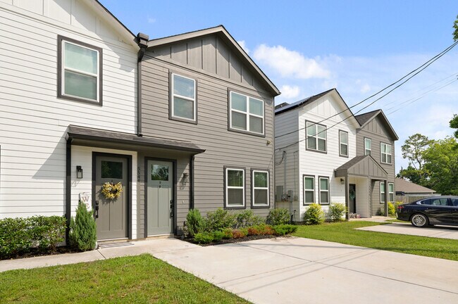 Photo - 5544 Shreveport Blvd