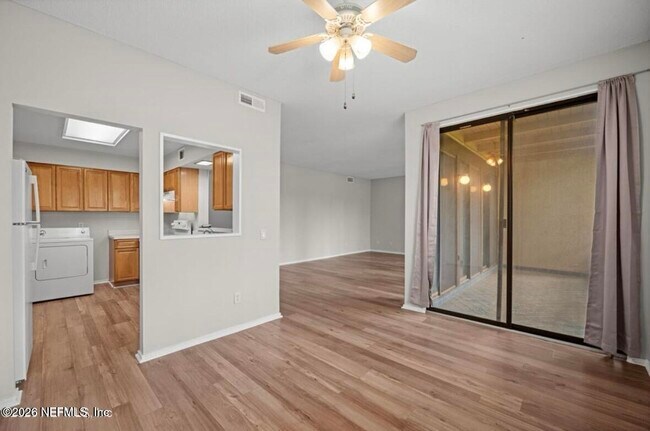 7749 Las Palmas Way Unit 138
