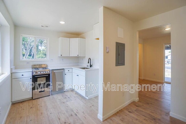 Photo - 10412 NE 71st St
