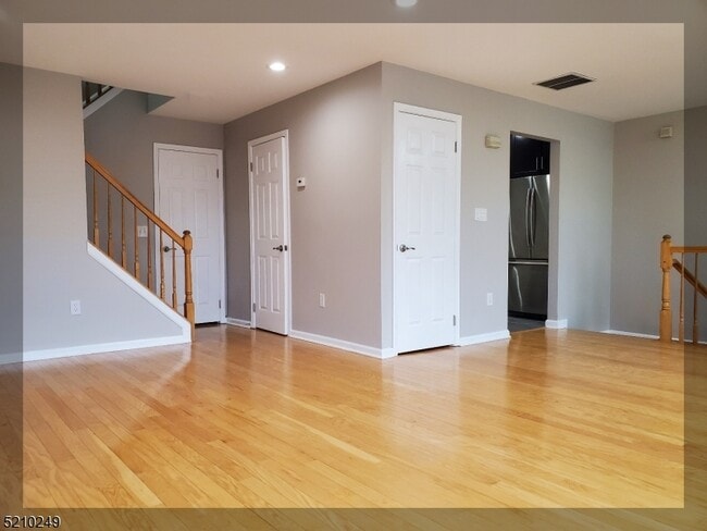 Photo - 50 Pine St