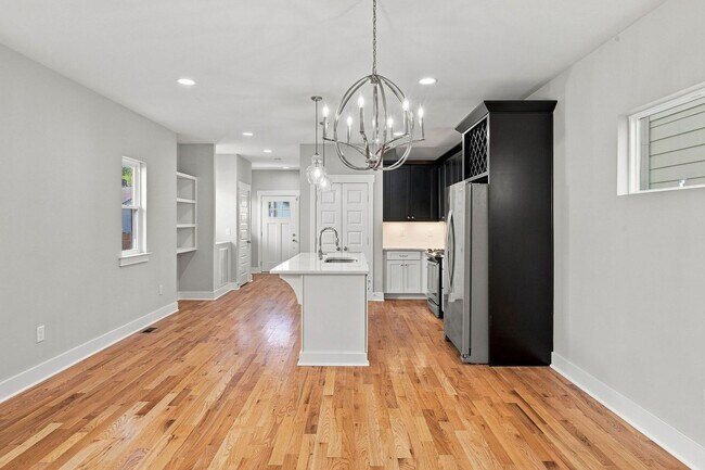 2003b 10th Ave N