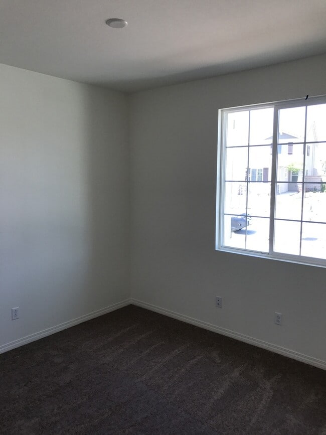 Photo - 5 bed home in RiverBend community, Eastval...