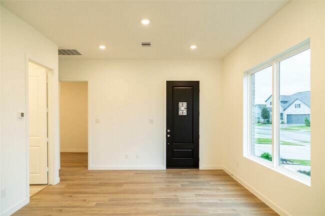 Photo - 31026 Sun Vly Dr