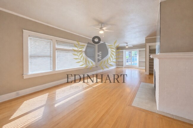 Photo - 1105 N College Ave