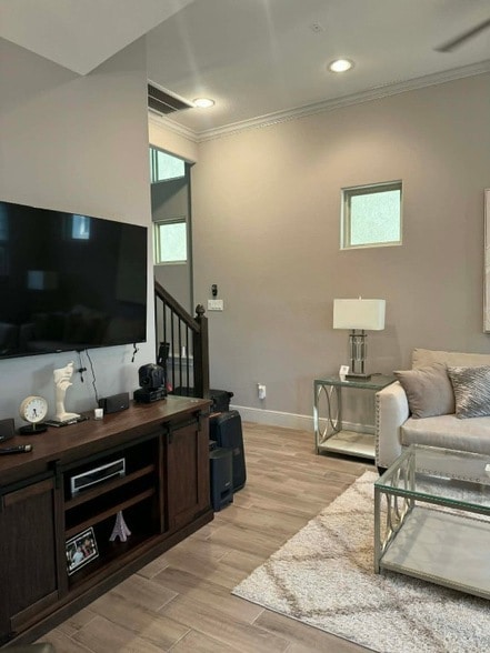 Photo - 38 Jarvis Row Cir