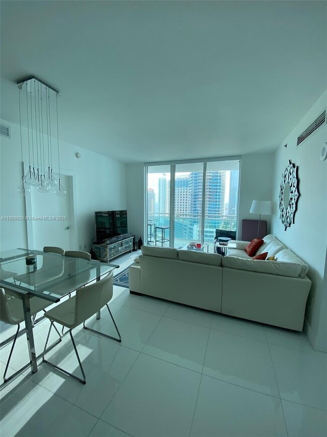 Photo - 950 Brickell Bay Dr Unit 2707