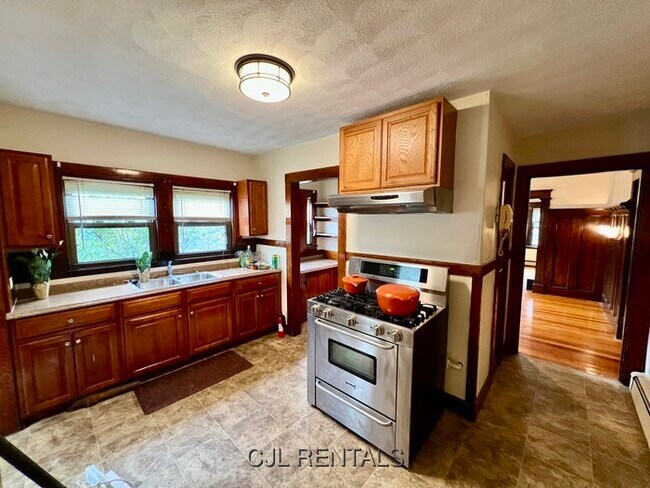 Photo - 40 Copley St