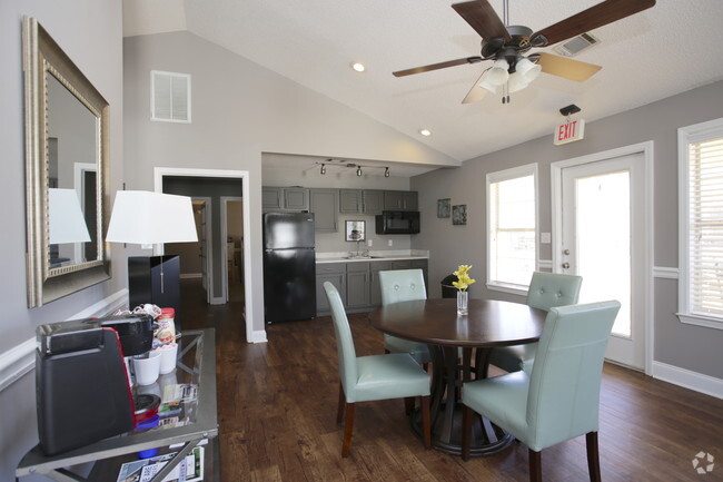 Photo - The Patrician at Bonaire Apartments