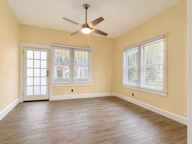 Photo - 833-835 Johnson Ave Unit 835