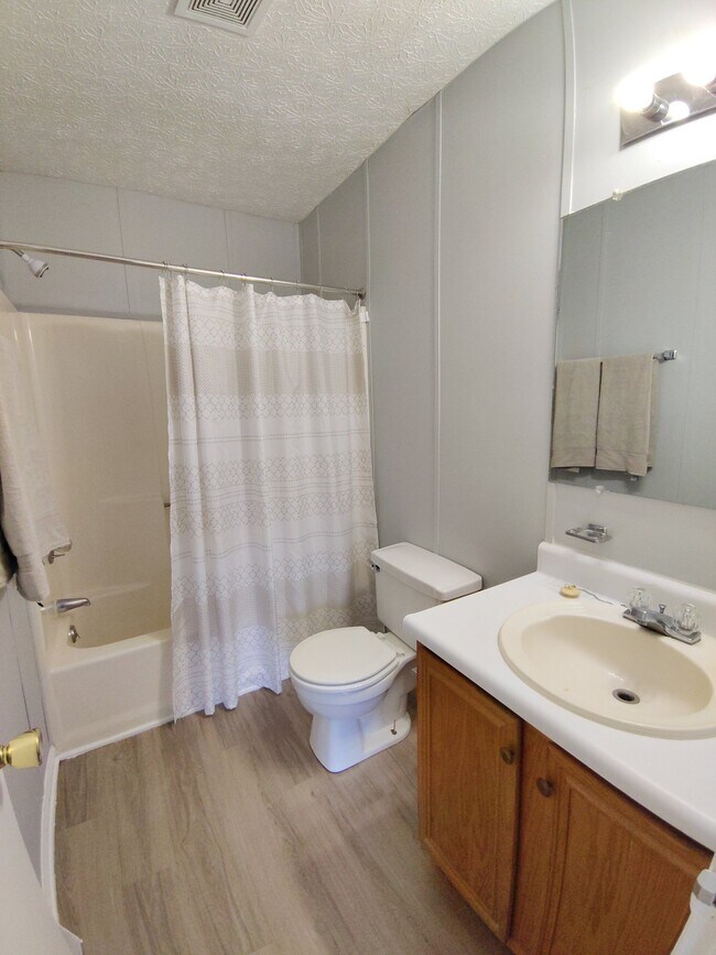 Building Photo - 30 Fonda Dr