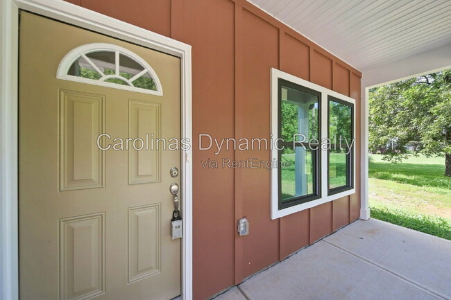 Photo - 1533 S Battleground Ave