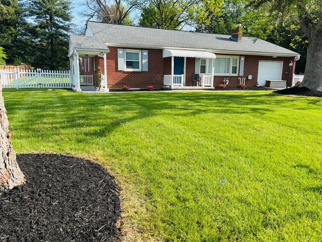 Photo - 3 Bedroom, 1 Bath Rancher Available for Rent! House