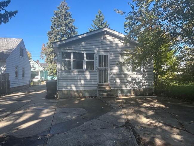 "Charming 2 Bed, 1 Bath Single Family Prop... - "Charming 2 Bed, 1 Bath Single Family Prop... House