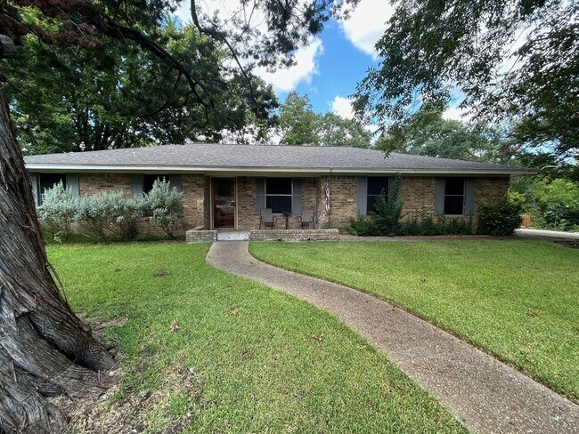 Lovely secluded home in Waco! - Lovely secluded home in Waco!