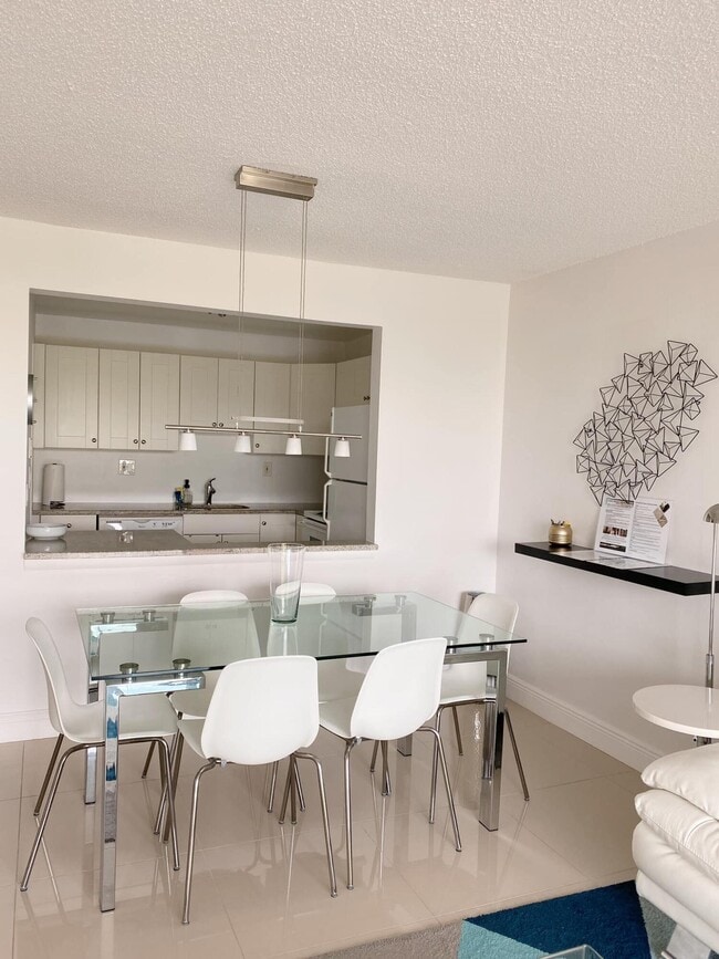 Photo - 1830 Embassy Dr Unit 403