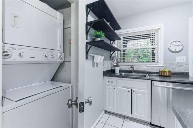 Photo - 1010 Scott Blvd Unidad B1