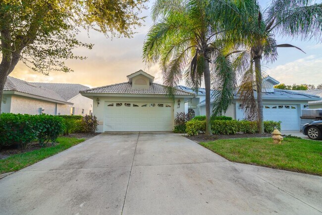 Photo - ***2 BED + DEN/2 BATH - POOL HOME***CLOSE ...