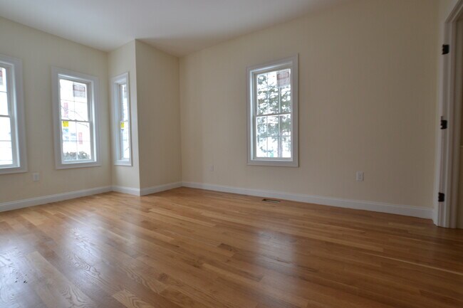 Photo - 37 1st St Apartment Unit 1