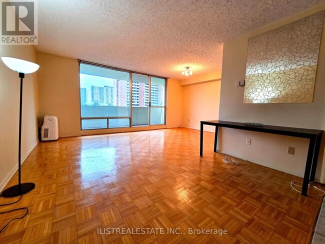 Photo - 5 Massey Square Unit 407