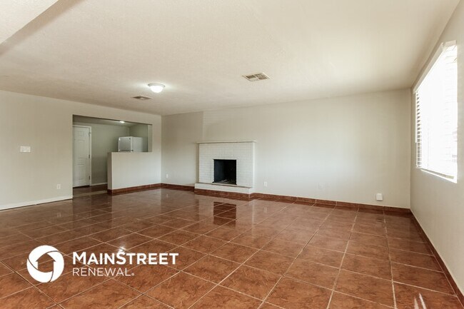 Photo - 2534 N 51st Dr