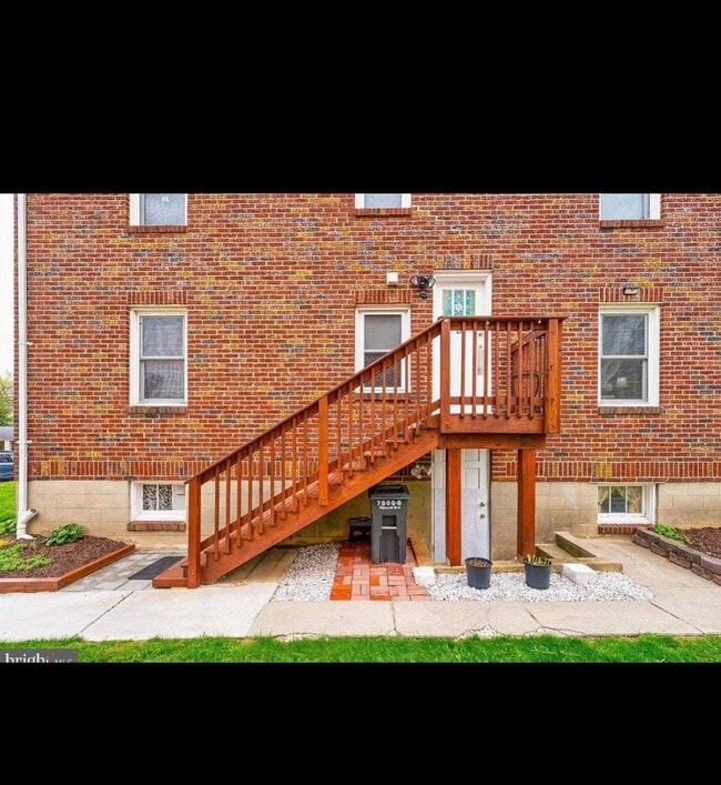 7800 Tilmont Ave Unidad 2