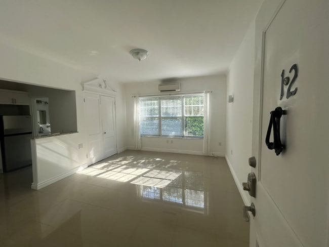 Photo - 445 Brazilian Ave Unidad 12