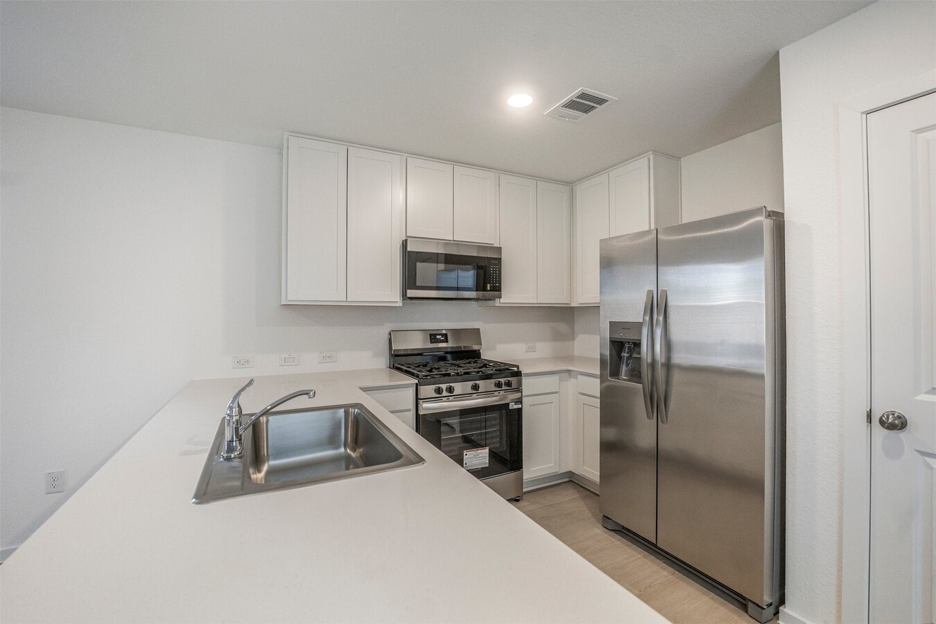 Photo - 919 Pertuso Ln