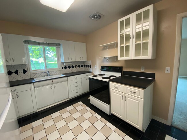 Photo - Johnson Duplex Apartments Unit 605 13th St