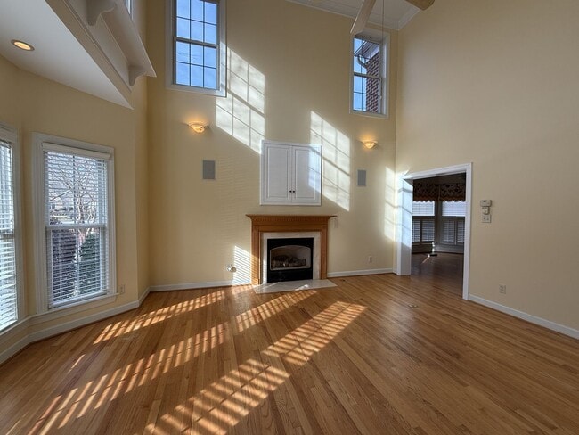 Photo - Immaculate End-Unit Townhome in Port Warwick