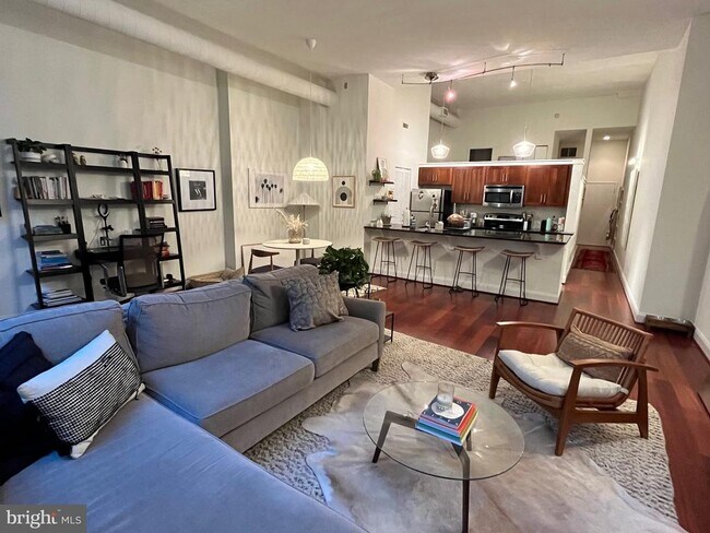 Photo - 2429 Locust St Unit 211
