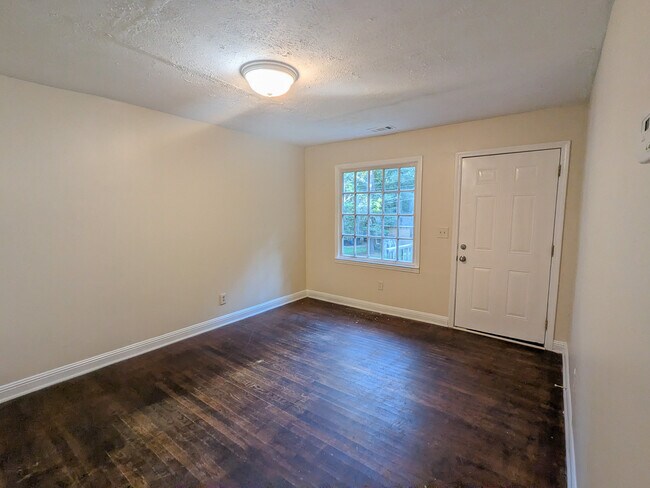 Photo - 2871 Marco Dr NW
