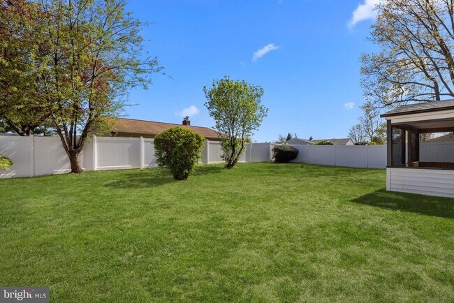 Photo - 338 Goldenridge Dr