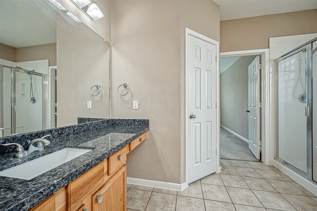 Building Photo - 2218 Falcon Knoll Ln