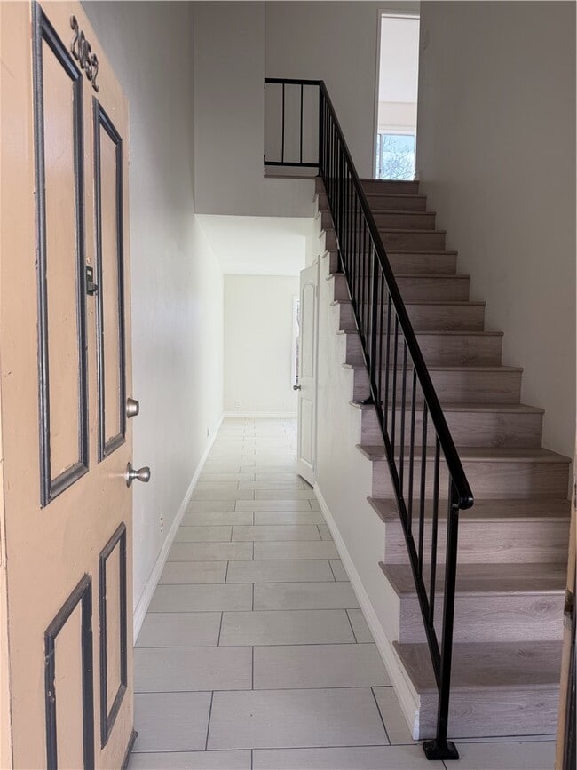 Photo - 2052 Lewis Ave