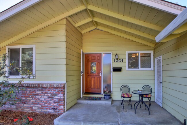 Photo - Great Central Davis 3 bedroom 2 bath home