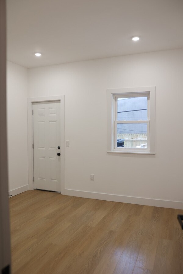 Photo - 3707 N 5th St