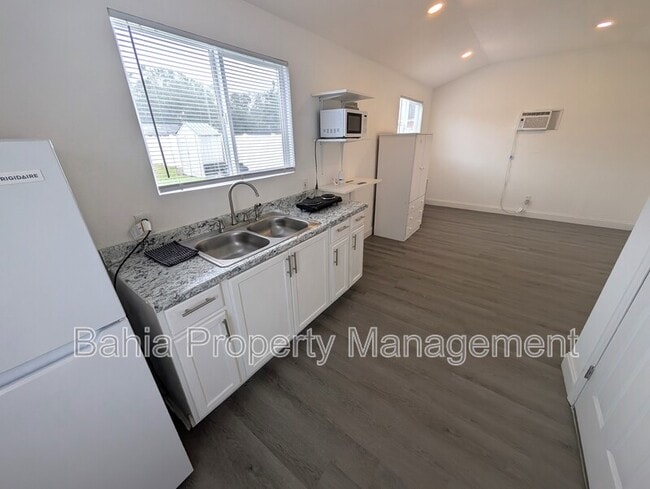 Photo - 1002 Kirkland Dr