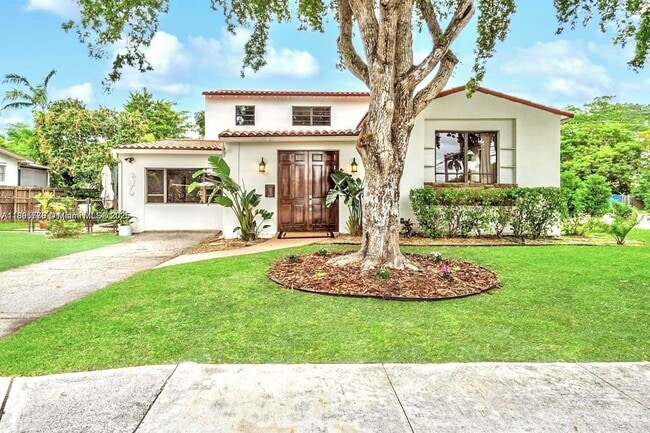 Building Photo - 991 NE 82nd St