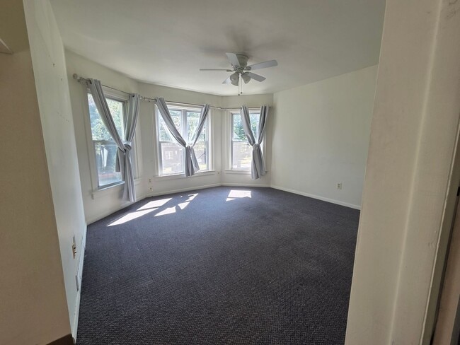Photo - 922 Liberty St Unit APT 3