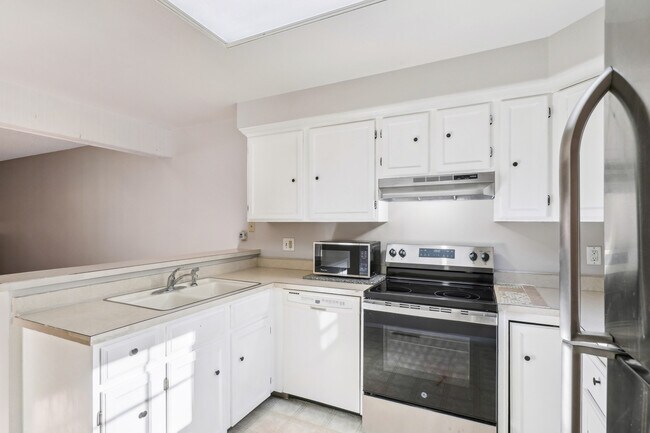 Photo - 2062 S Helena St