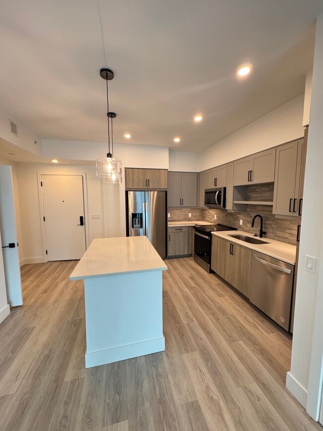 Building Photo - 47 NW 30th St Unit A3 Rental