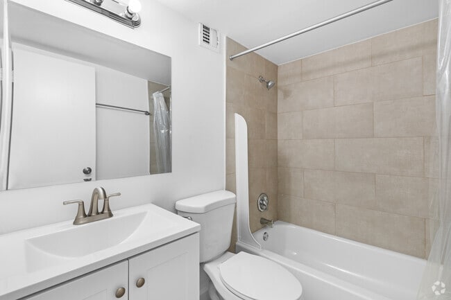 2BR, 1BA - 676SF