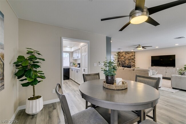 Photo - 2587 Swan Ln